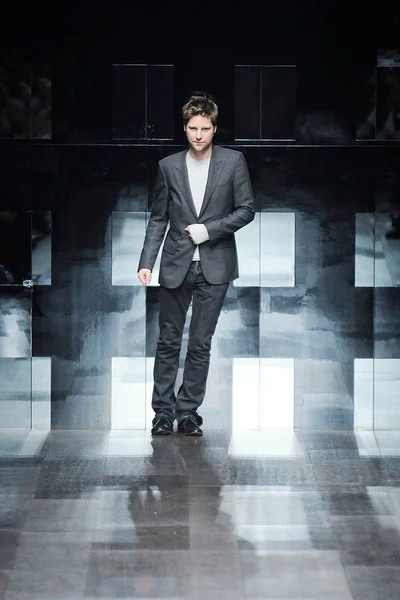 Look 50